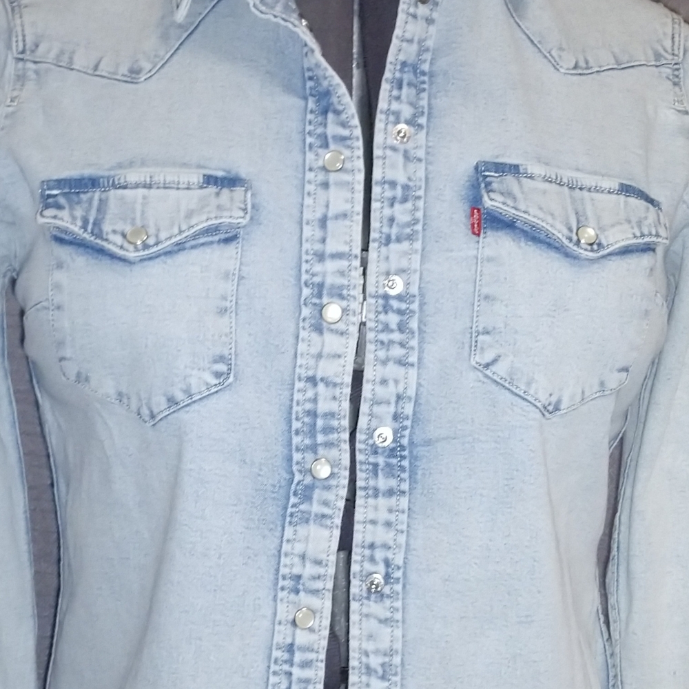 Levi's jean jacket. - Picture 5 of 13